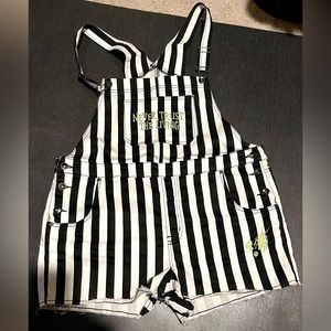Beetlejuice shortalls - sz XL